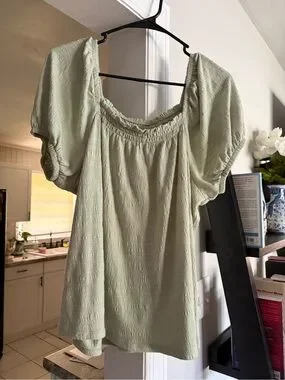 Wonderly | Tops | Wonderly Sage Green Puff Sleeve Textured Top M | Poshmark